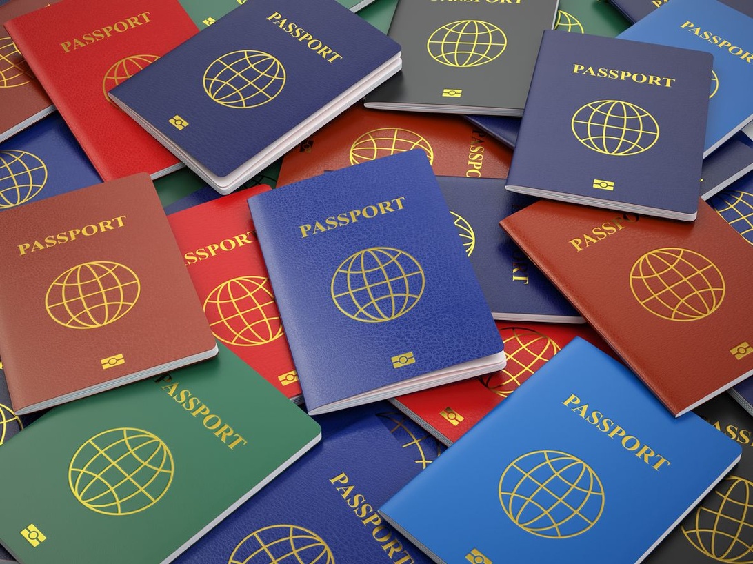 Verschiedene internationale Pässe als Symbol für den Handel innerhalb des EU-Binnenmarktes.